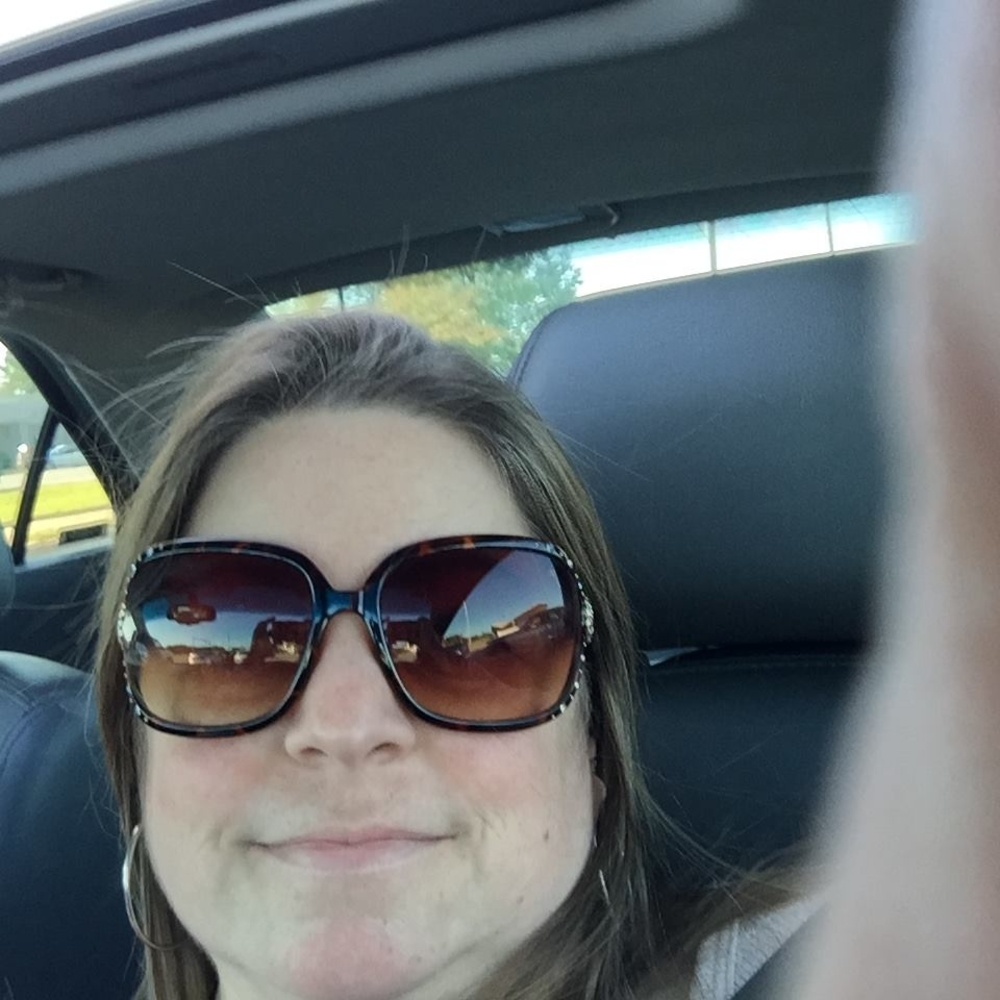 Meet your Posher, Melissa
